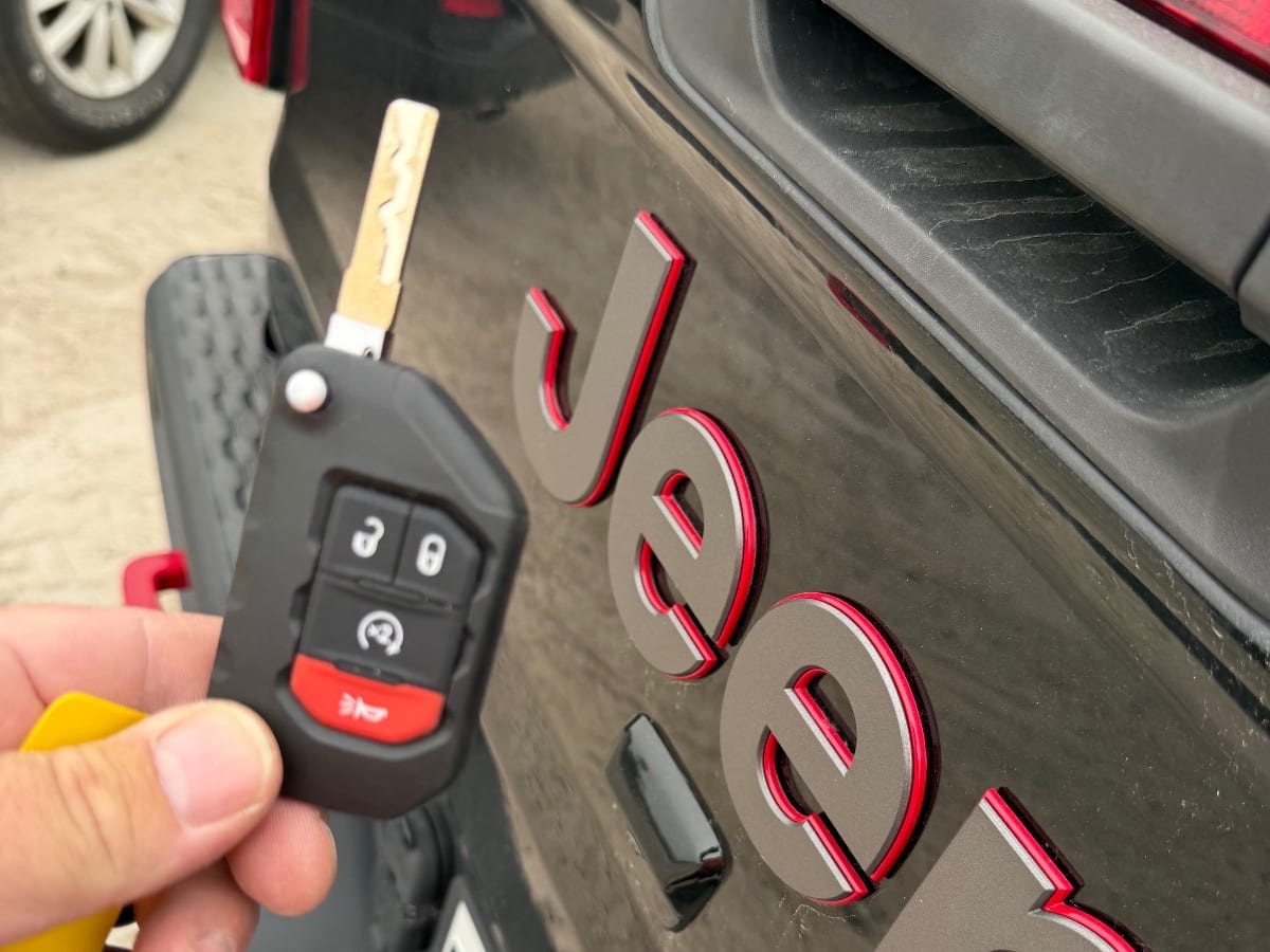 General Request on 2022 JEEP Gladiator by Pop-A-Lock Canada in Innisfil, Ontario